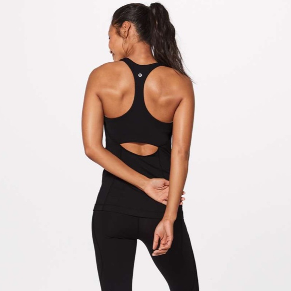 Lululemon women active top with sport bra size 2 ( missing pads)